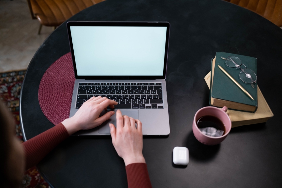A Day in the Life of a Freelancer | Major Challenges When Freelancers Searching For a Job.