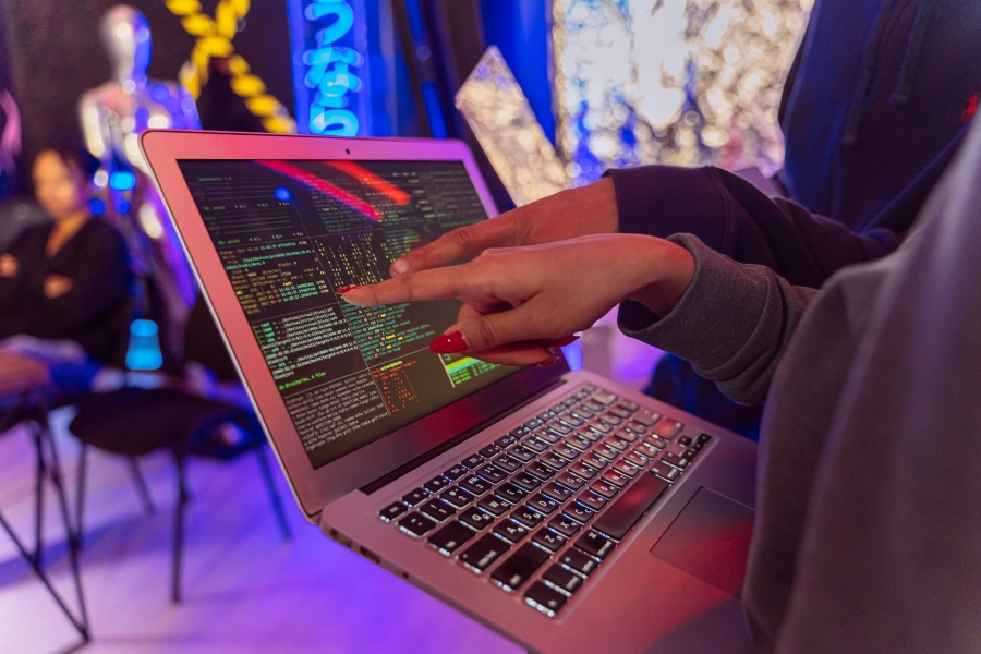 Hands-On Learning: How to Build Pra...